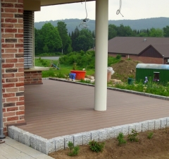 Terrasse mit Graniteinfassung